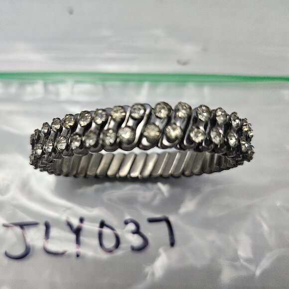 Jewelry - VINTAGE RHINESTONE BRACELET